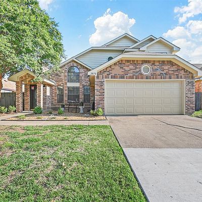 2870 Fenwick St, Grand Prairie, TX 75052