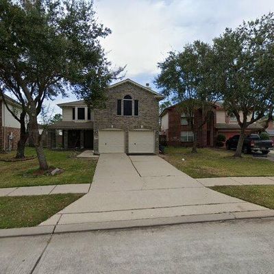 2875 Pebble Canyon Ln, Dickinson, TX 77539