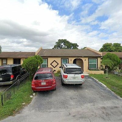 2883 Nw 204 Th Ln, Miami Gardens, FL 33056