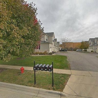 289 Robin Glen Ln, South Elgin, IL 60177