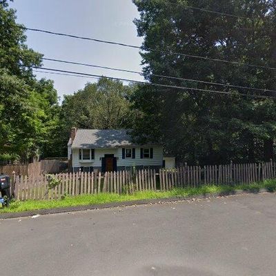 29 Lochbourne Dr, Clinton, CT 06413