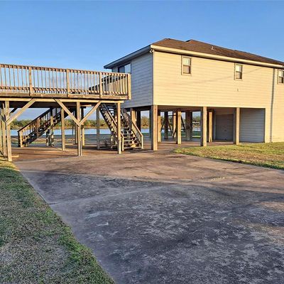 290 Creekside Drive Drive, Sargent, TX 77414