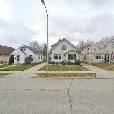 2449 S 68 Th St, Milwaukee, WI 53219