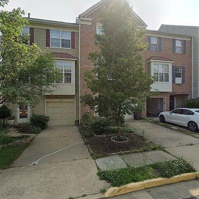 2461 Clover Field Cir, Herndon, VA 20171