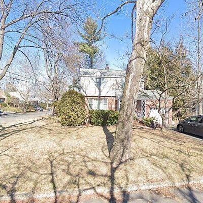 25 Quincy Ln, Bergenfield, NJ 07621