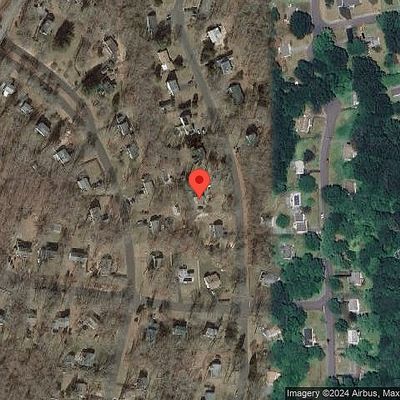 25 Roxbury Ct, Niantic, CT 06357