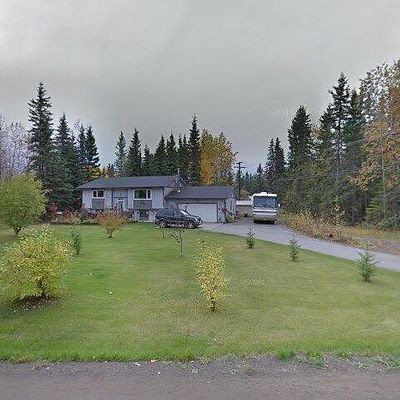 2504 Clydesdale Dr, North Pole, AK 99705