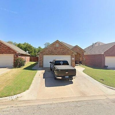 2511 Sleepy Hollow Dr, Enid, OK 73703