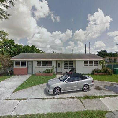 2575 Ne 214 Th St, Miami, FL 33180