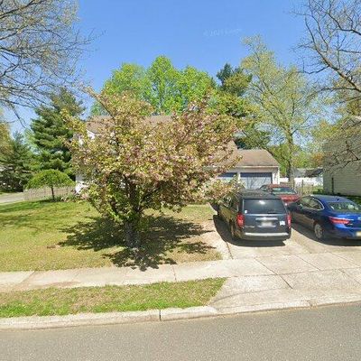 260 Tenby Chase Dr, Delran, NJ 08075