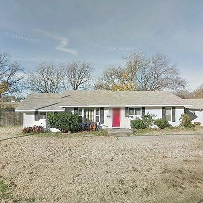 311 Broyles St, Burkburnett, TX 76354