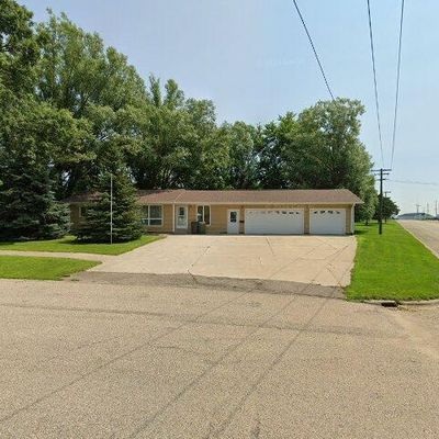 311 S Park St, Hendricks, MN 56136