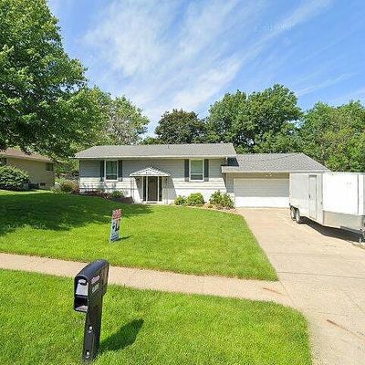 3112 92 Nd St, Urbandale, IA 50322