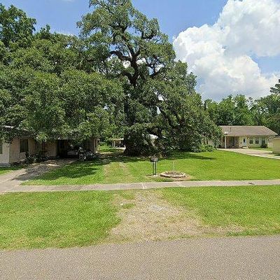 312 W Ascension St, Gonzales, LA 70737