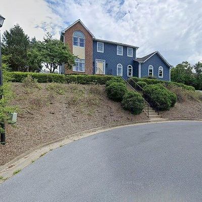 312 W Fairchild Dr, Strasburg, VA 22657