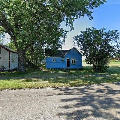 318 9 Th St Nw, Devils Lake, ND 58301