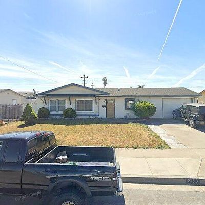 318 Kelton Dr, Salinas, CA 93906