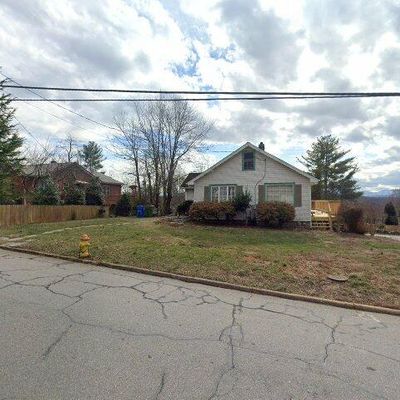 32 Beverly Rd W, Asheville, NC 28806