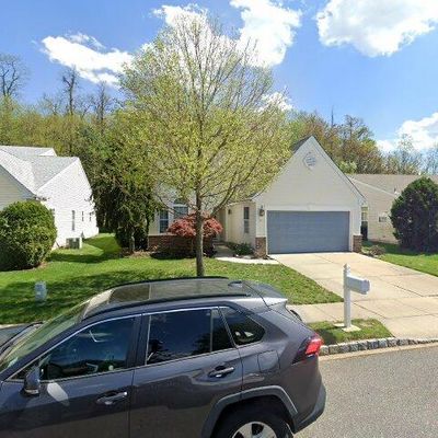 32 Clifford Ct, Mount Laurel, NJ 08054