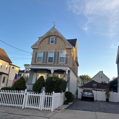 32 W 43 Rd St, Bayonne, NJ 07002