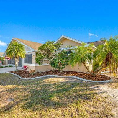 320 Stroll Ln, Sun City Center, FL 33573