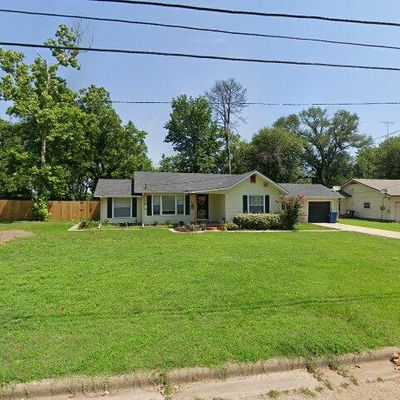 320 W Kansas St, Van, TX 75790