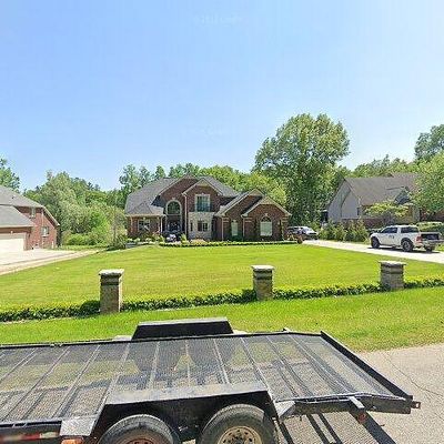 3280 Cairncross Dr, Oakland, MI 48363