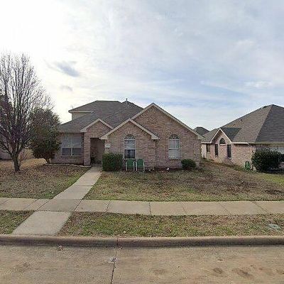 329 Newport Dr, Van Alstyne, TX 75495