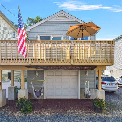 33 Gravelly Point Rd, Highlands, NJ 07732