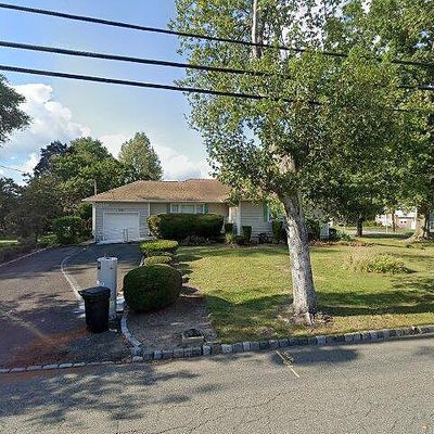 33 Sand Rd, Fairfield, NJ 07004