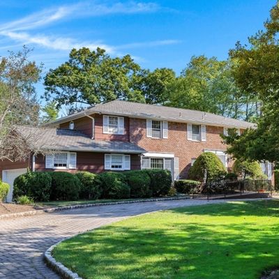 3 Goodhart Dr, Livingston, NJ 07039