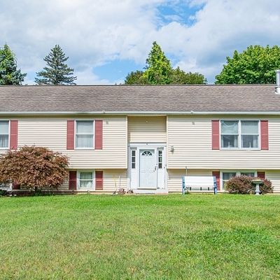 3 Thornlot Rd, Stockholm, NJ 07460