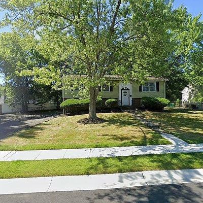 30 Chilton Ln, Matawan, NJ 07747