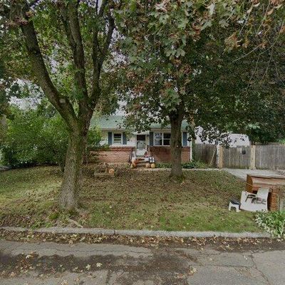 30 Melba St, Springfield, MA 01119