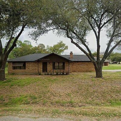 300 Heath Ave, Madisonville, TX 77864