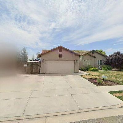 3005 Elsinore St, Tulare, CA 93274