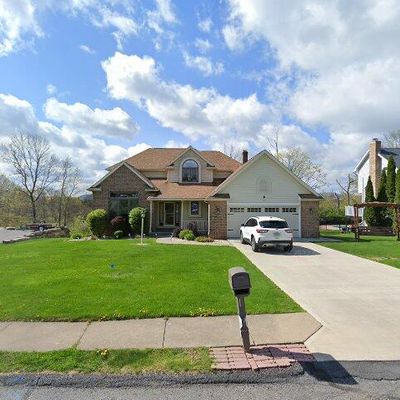 3008 Quail Hollow Dr, South Abington Township, PA 18411