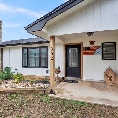 302 Golden Beach Dr, Buchanan Dam, TX 78609