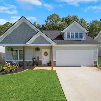 306 Highland Pointe Dr, Alto, GA 30510