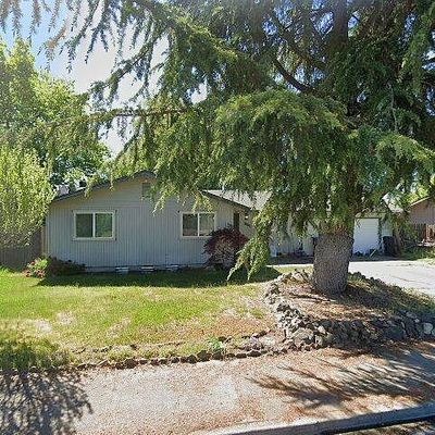 3061 Tahitian Ave, Medford, OR 97504