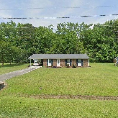 362 Southwood Dr, Clinton, NC 28328