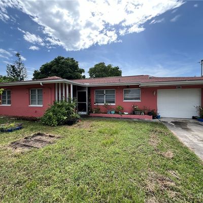 3632 Country Club Blvd, Cape Coral, FL 33904