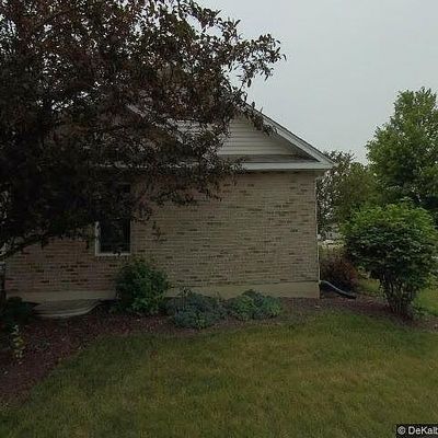 3684 Green Tree Ln, Dekalb, IL 60115