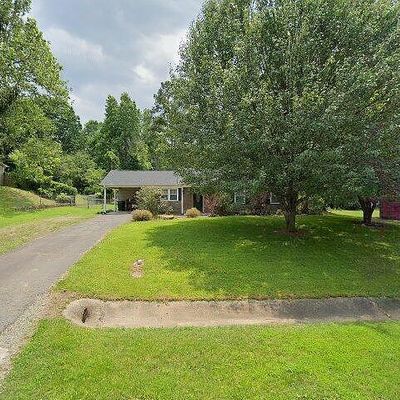 370 Northfield Dr, King, NC 27021