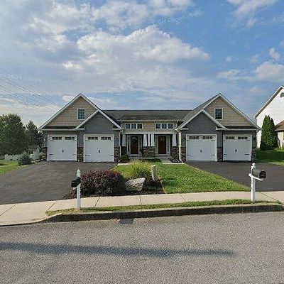 372 Nova Dr, Greencastle, PA 17225