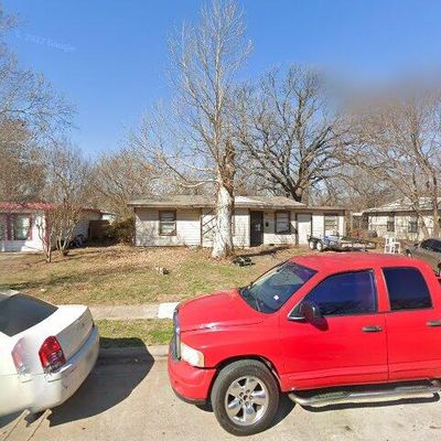 3736 S Hughes Ave, Fort Worth, TX 76119