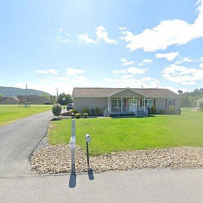 38 N Parsons Dr, Mill Hall, PA 17751