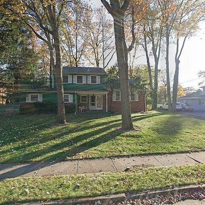 38 Ventnor Dr, Edison, NJ 08820