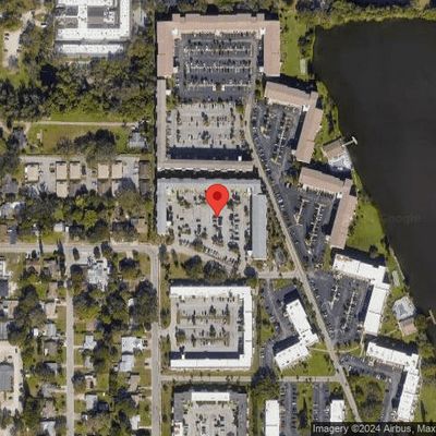 3935 Lake Bayshore Dr, Bradenton, FL 34205