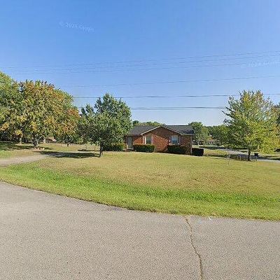 395 Sandlewood Dr, Clarksville, TN 37040